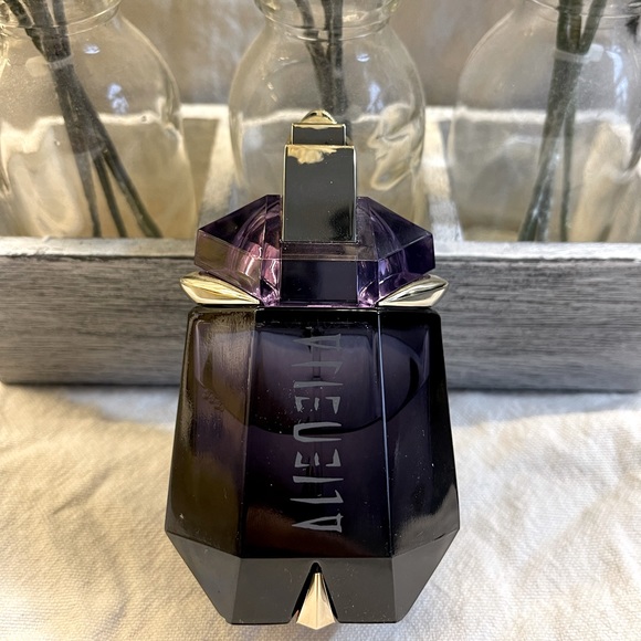 Mugler Alien Perfume 30 ml - Picture 1 of 3